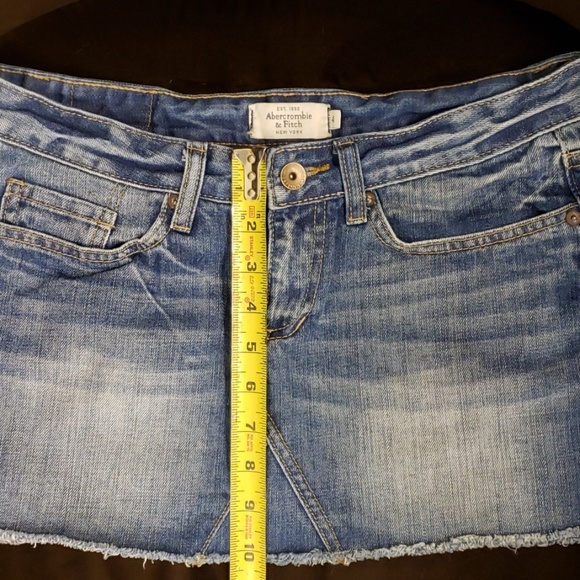 💋Abercrombie & Fitch Denim Mini Skirt - Picture 3 of 8